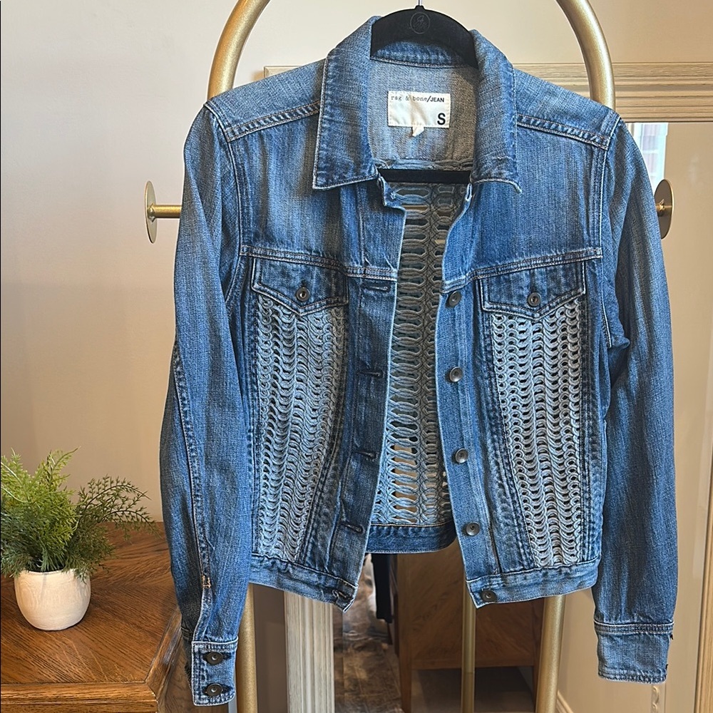 Rag & Bone denim jean jacket (size small) ✨